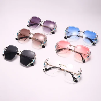 2021 Fashion Brand Design Vintage Uindfattede Rhinestone Solbriller Kvinder Mænd Retro Skære Gradient Linse solbriller Kvindelige UV400