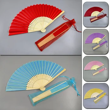 Sommeren Vintage Folde Bambus Ventilator Med Organza Pose Kinesisk Stil Hånd Klud Fan Dance Party Bryllup Hjem Dekorationer 21cm