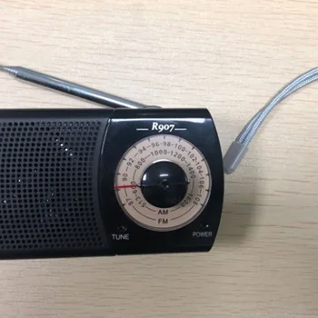 Bærbare AM/FM-Radio, Lomme med Hovedtelefoner, Bedste Modtagelse, Batteri, der Drives Af 2 AA batterier(Ikke Inkluderet) 177075