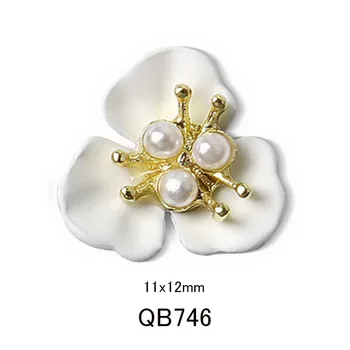 10stk/pose søm dekorationer 3D tre-dimensionelle farve kløver blomst indlagt pearl Manicure søm tilbehør QB745-753
