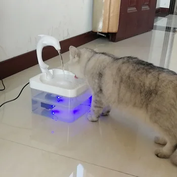 2L Kat Vand Dispenser Dolphin svanehals USB-Opladning Automatisk Omsætning Drikke Springvand med LED-Lys til Katte Hunde 21015