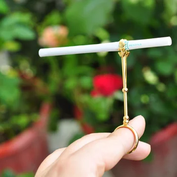 Hånd Design Metal Ring cigaretholder Finger Rack Justerbar Klip For Diverse Cigaretter Universal rygning Tilbehør