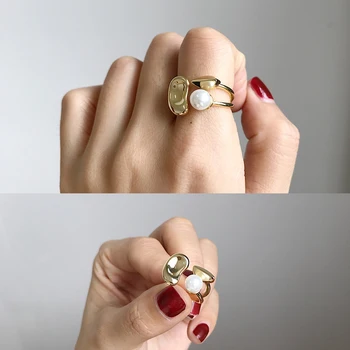 Barok Vintage Elegante Uregelmæssige Forvrængning Blank Guld Metal Blomst Kronblad Perle Ring for Kvinder Girl Party Hot Mode Smykker 85386