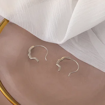 Minimalistisk Guld Sølv Farve Abstrakt Kunst Menneskelige Ansigt Cirkel Geometrisk Runde Hoop Øreringe til Kvinder Pige Bryllup Part Smykker